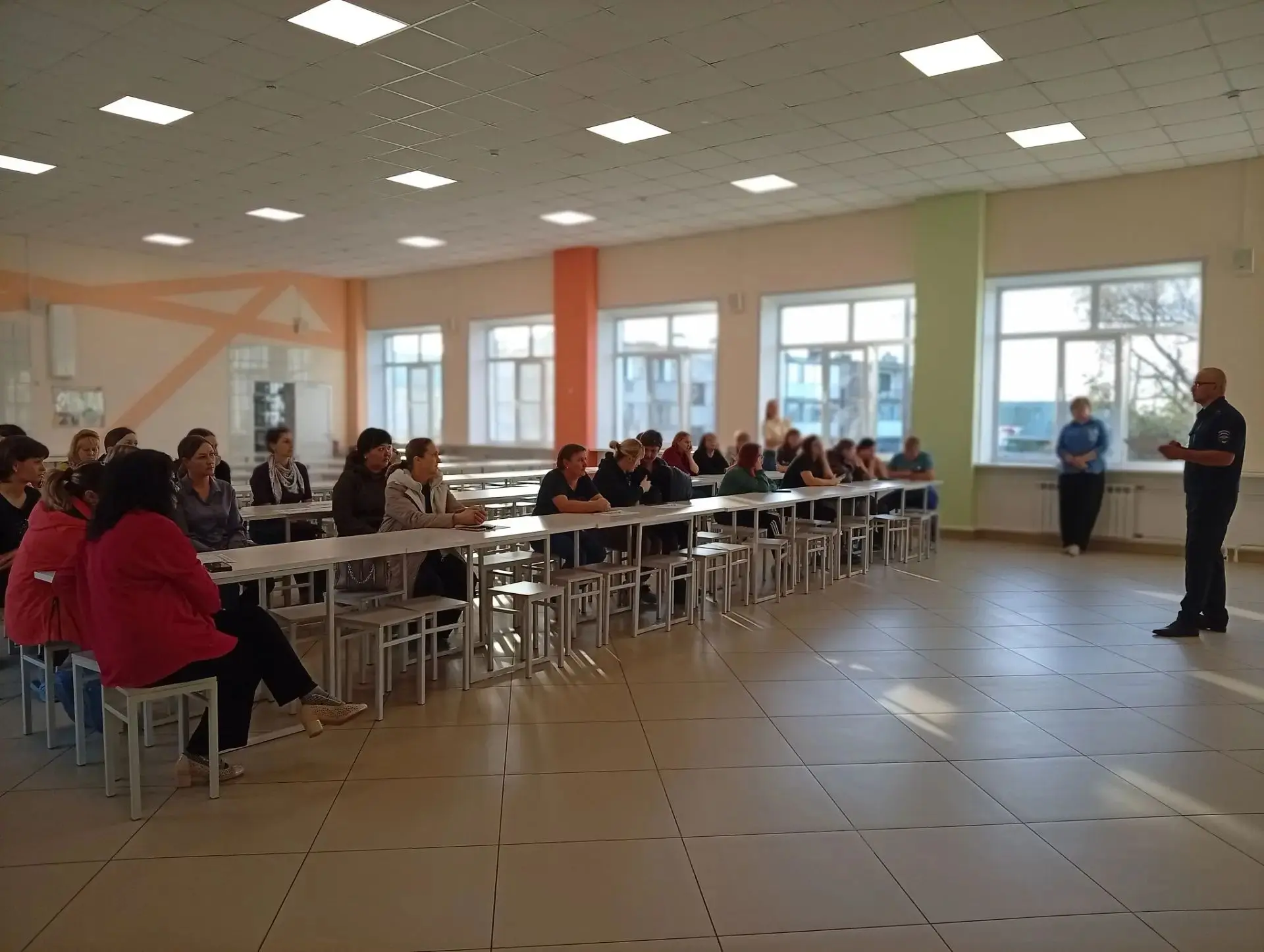 Сотрудники полиции продолжают профилактическую работу по предупреждению IT-преступлений