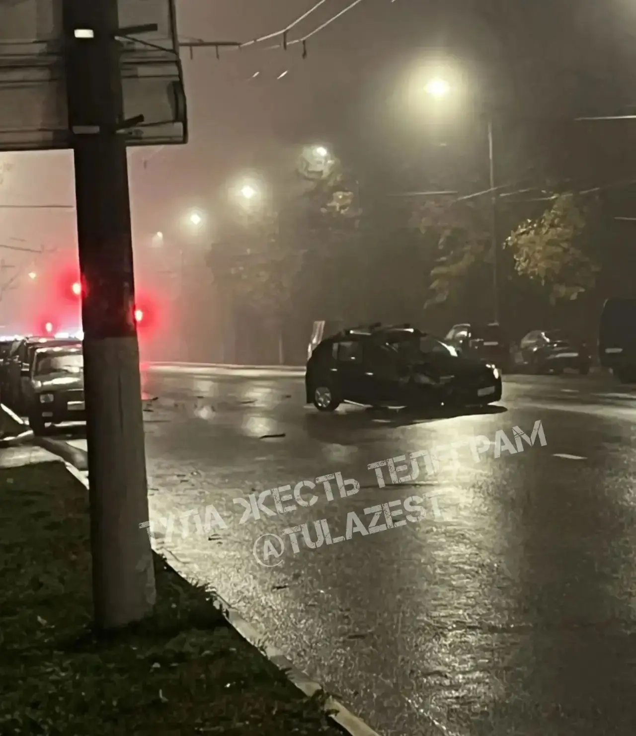 ❗️ Недоброе утро на Макаренко. Водитель легковушки врезался в припаркованную машину