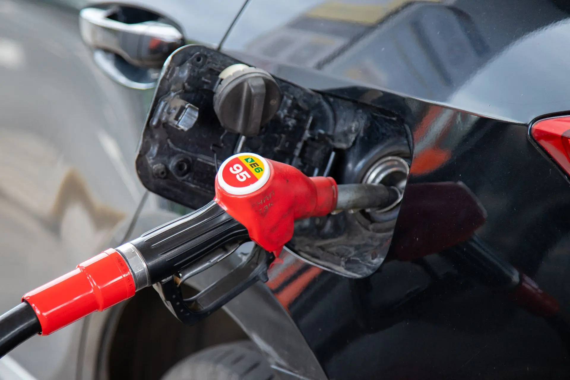 ⛽️Снизить цены должны АЗС в Сорске и посёлке Копьево Орджоникидзевского района. Такое т...