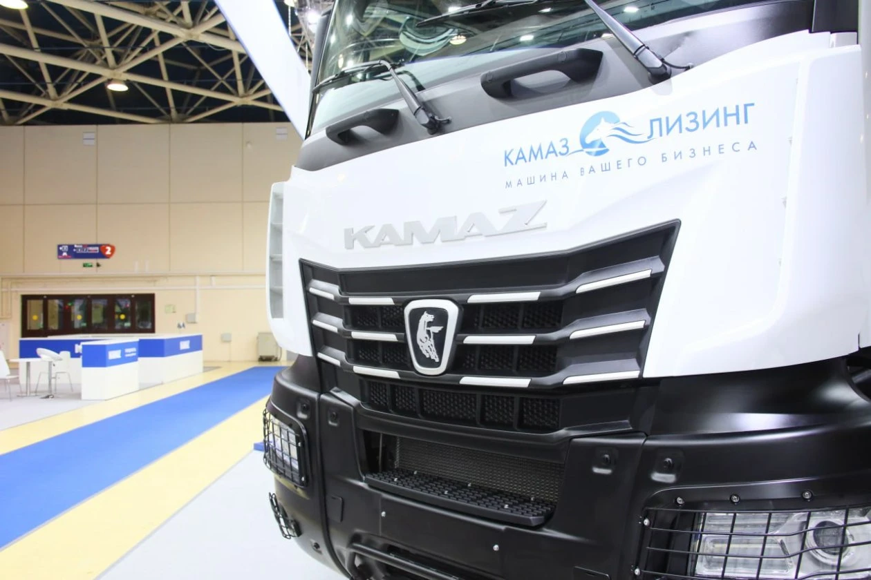 «Авангард» получил десять тягачей КАМАЗ-54901