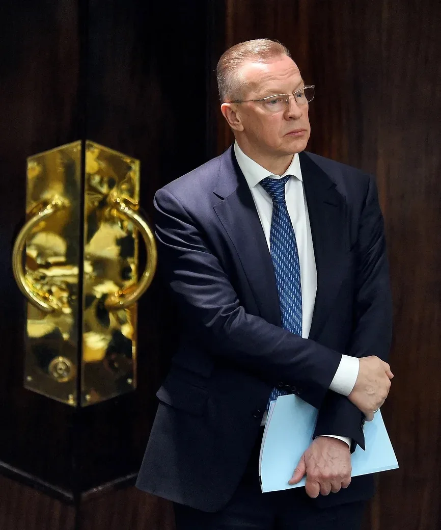 🗣️ «Историк — профессионал торможения ускоренного времени»
