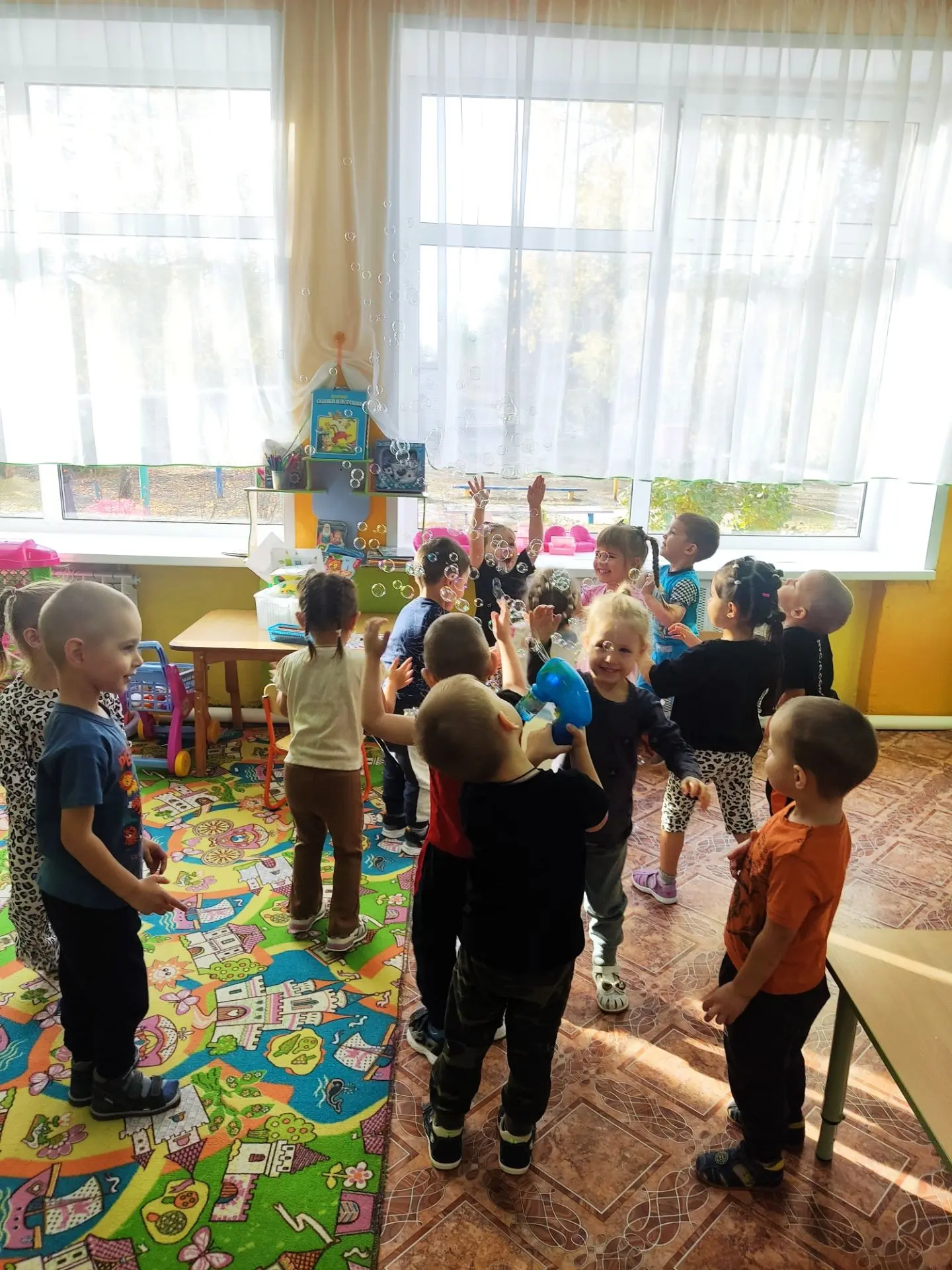В нашей группе царила особая, по-настоящему волшебная атмосфера — день посвятили мыльны...