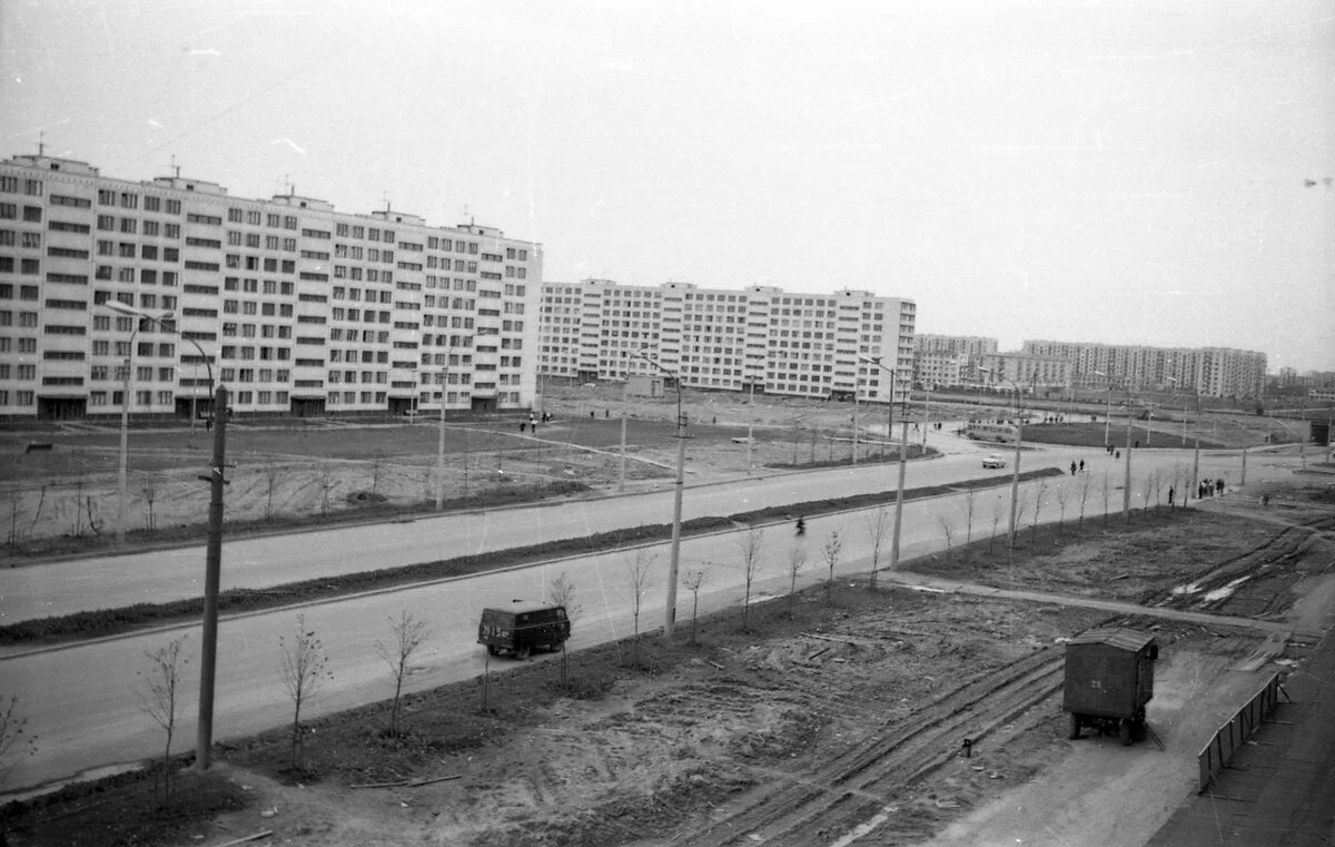 Как выглядели Проспект Славы и Белградская улица в 1971 году?