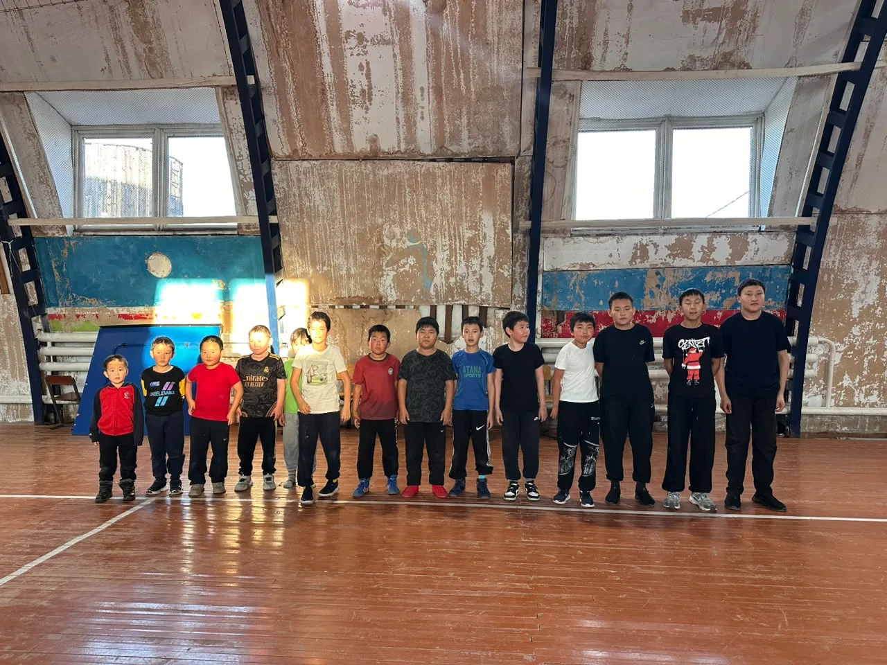 Аҕа күүһэ – оҕо эрэлэ: Оскуолабытыгар Аҕа күнүгэр аналлаах футбол күрэҕэ үрдүк таһымнаа...