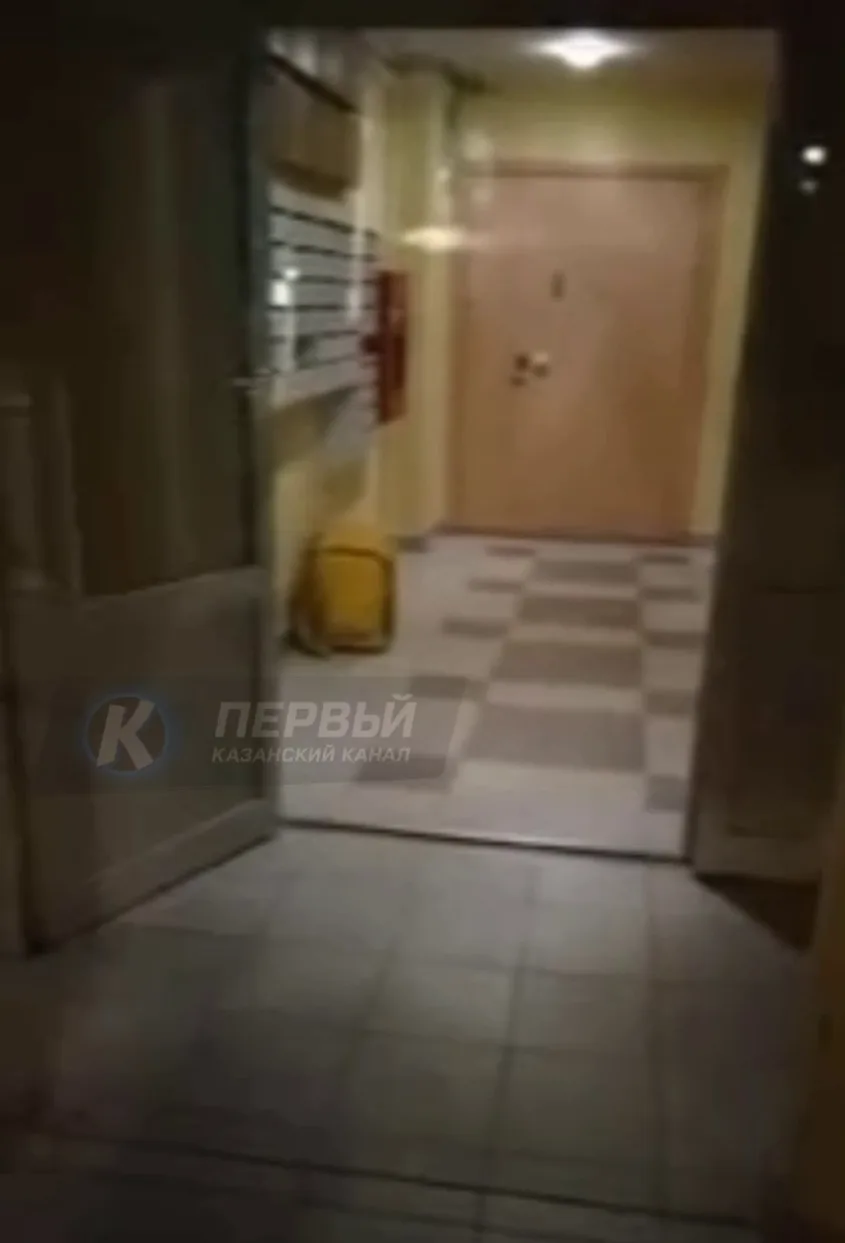 ❗️ Жителей Ново-Савиновского района напугала оставленная в подъезде курьерская сумка на...