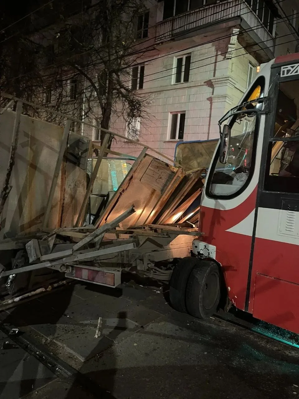 ❗️Еще фото с места ДТП на Металлургов