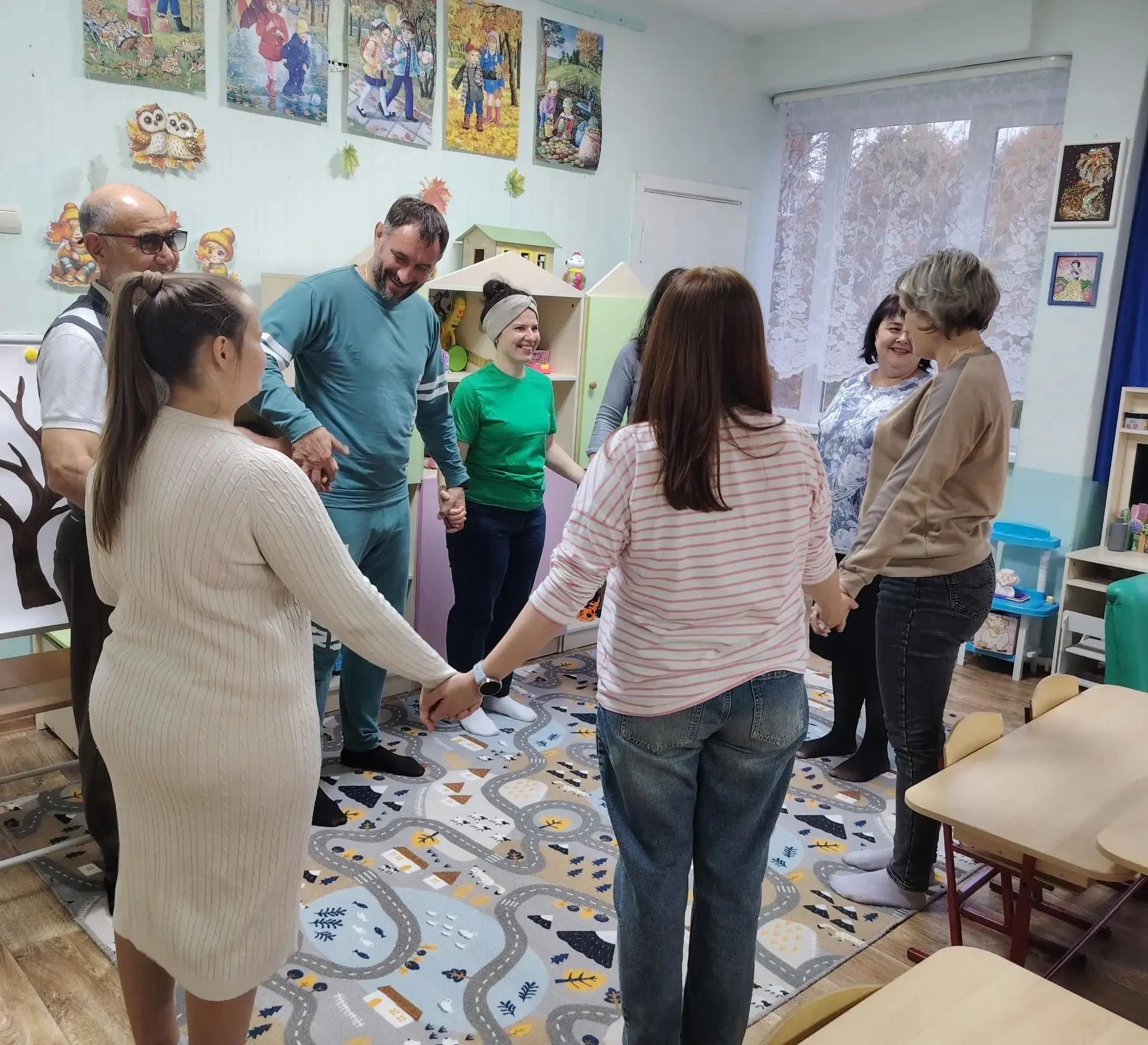 Родительское собрание "И снова за окошком осень" прошло в средней группе № 2.