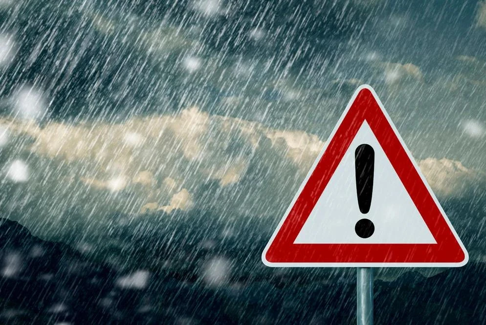 🌧️ Водители, будьте внимательны на дорогах во время дождя