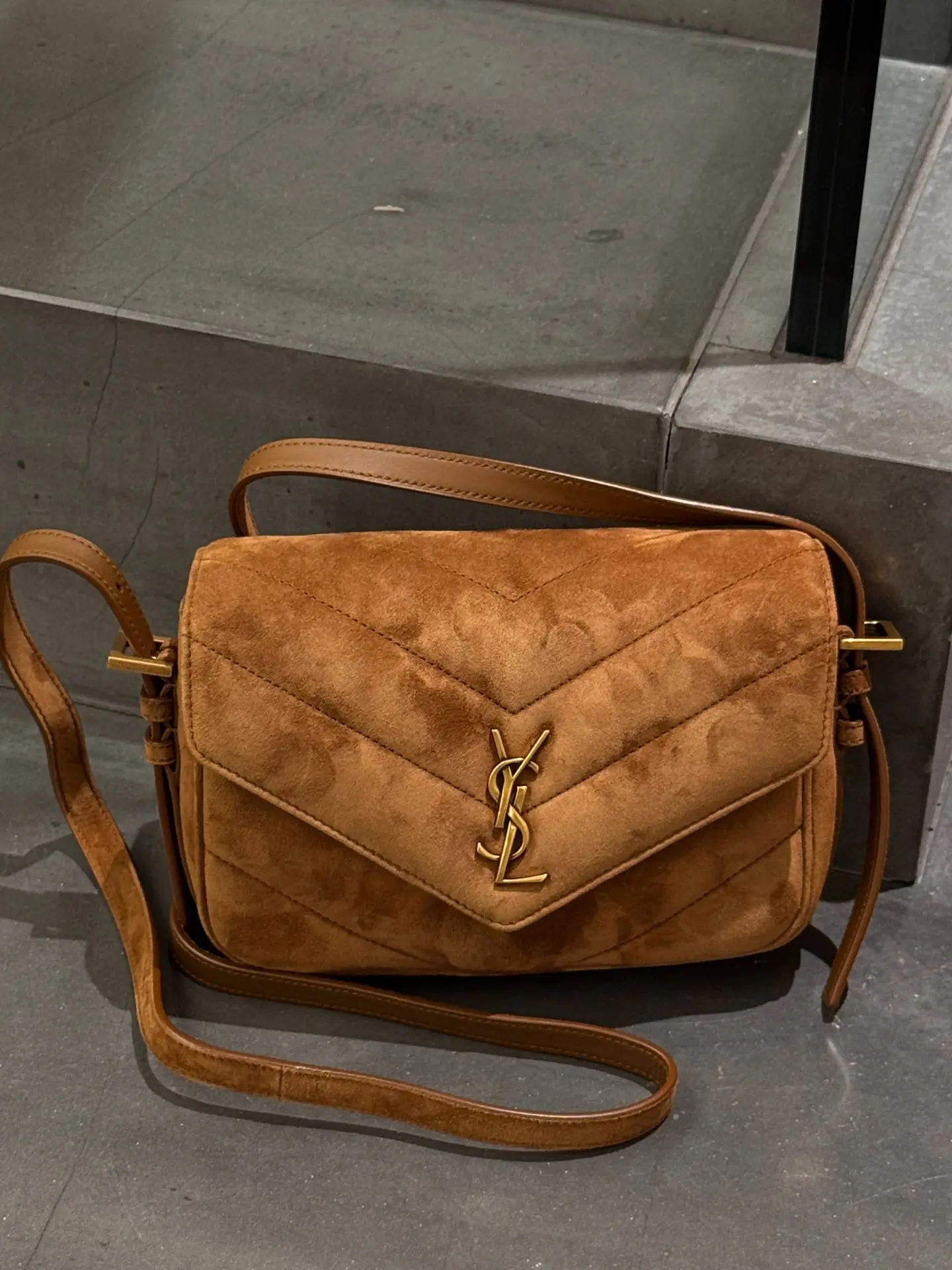 SAINT LAURENT