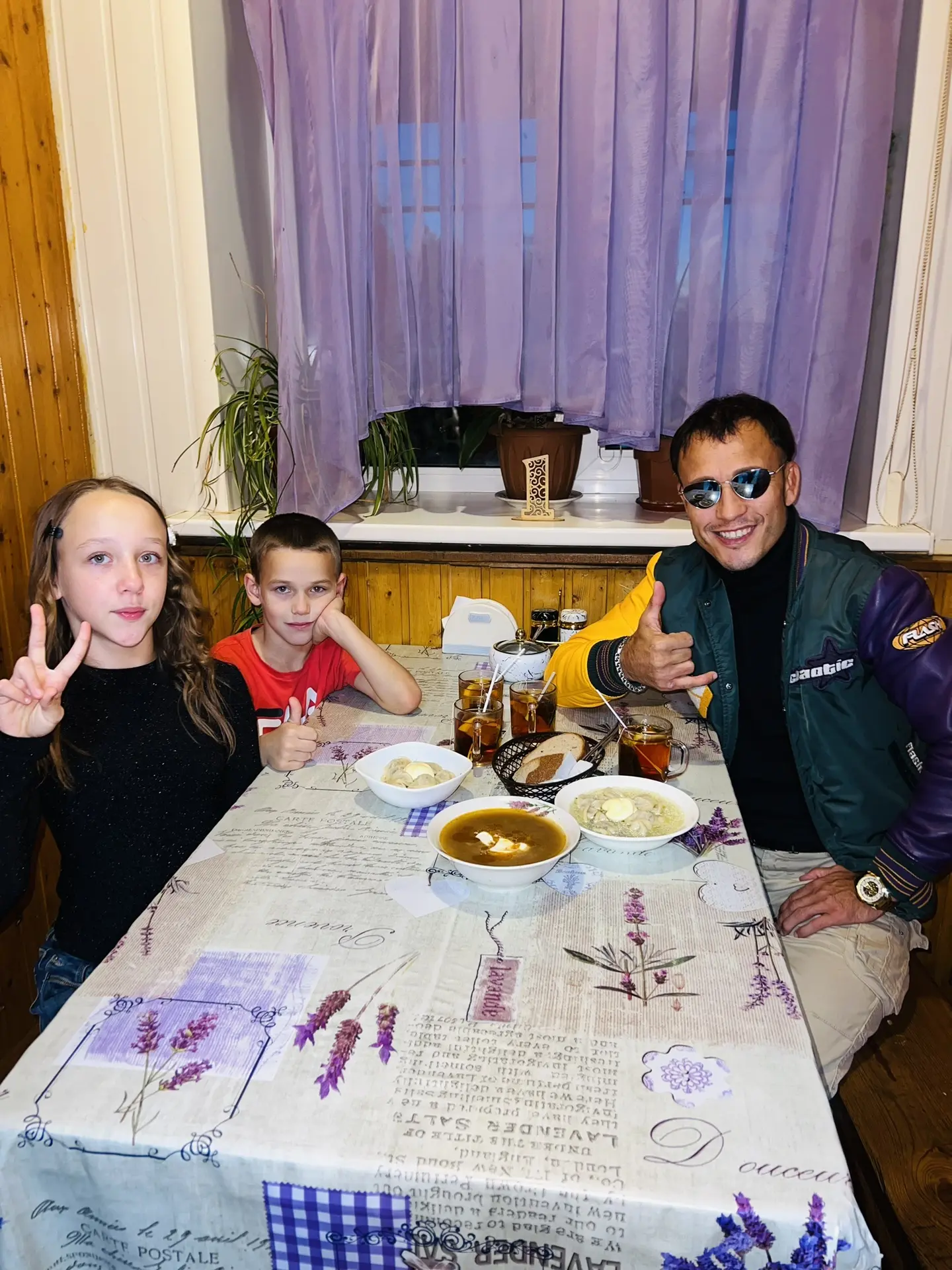 Ну что, посидим?🥪🍜