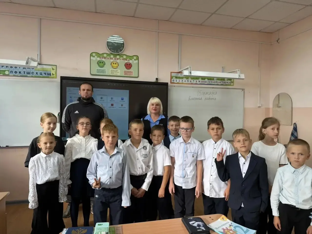 «Папа в гостях у 2 "Б": заряд бодрости от Евгения Дмитриевича!»