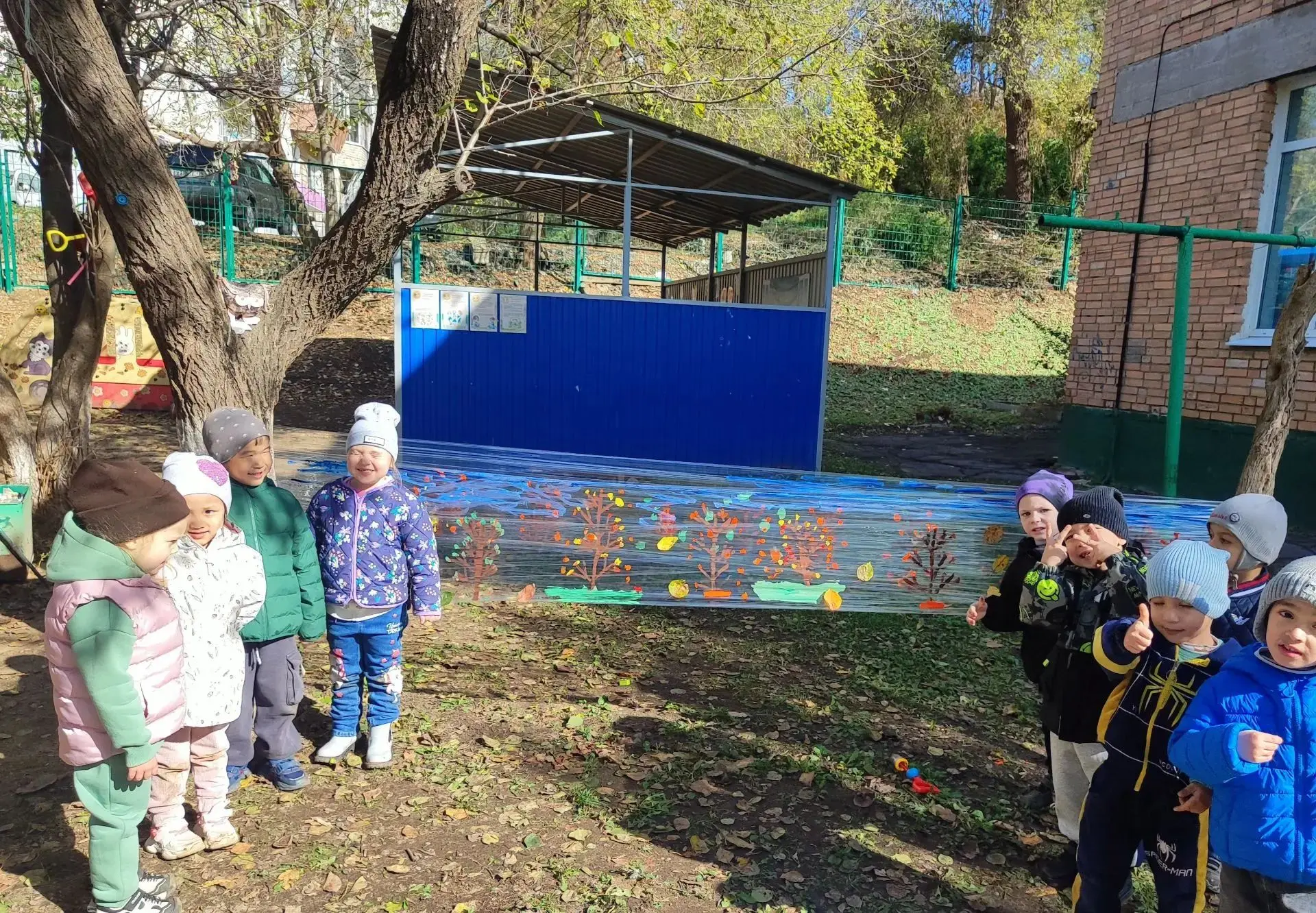 🍂🌾Сегодня малыши средней группы устроили настоящий творческий праздник на природе — п...