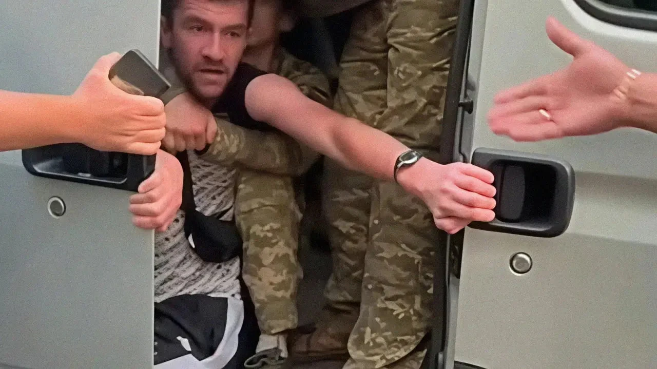 Бусификация набирает обороты: в Раде призвали мобилизовать женщин и призывать всех выпу...