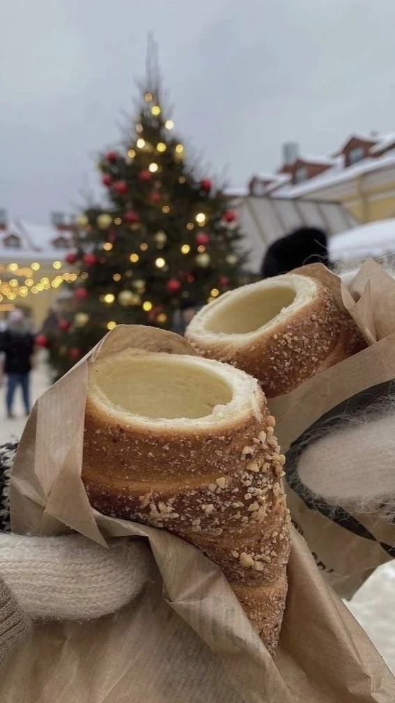 Уже совсем скоро Новый год 🎄 🩵❄️. Новый новый новый гоооооод, все мечты исполнит.