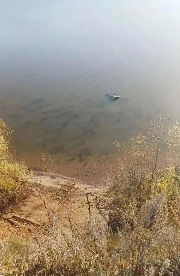 Двое парней провалились в реку и утонули в машине в Татарстане