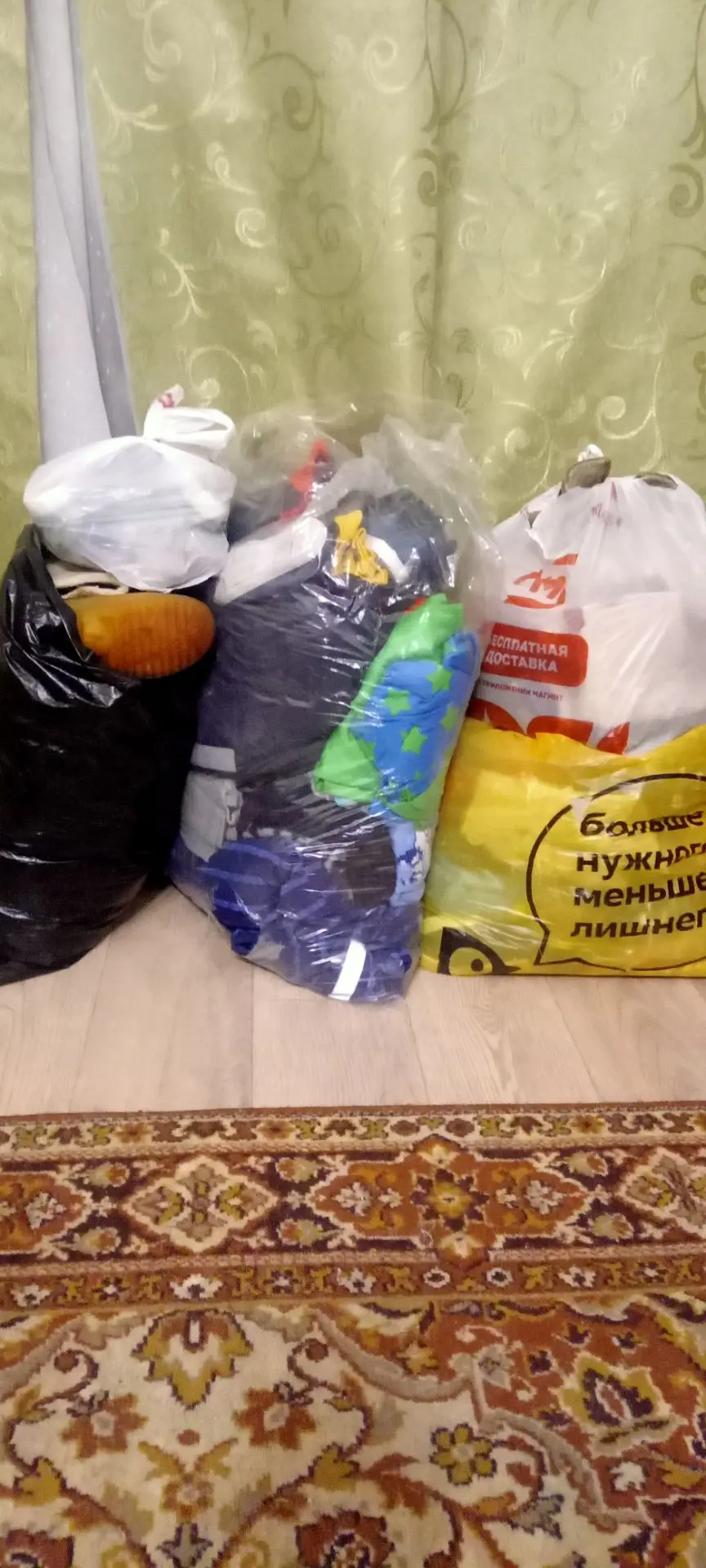 Продам вещи и обувь на мальчика от 2до4 лет пакетами