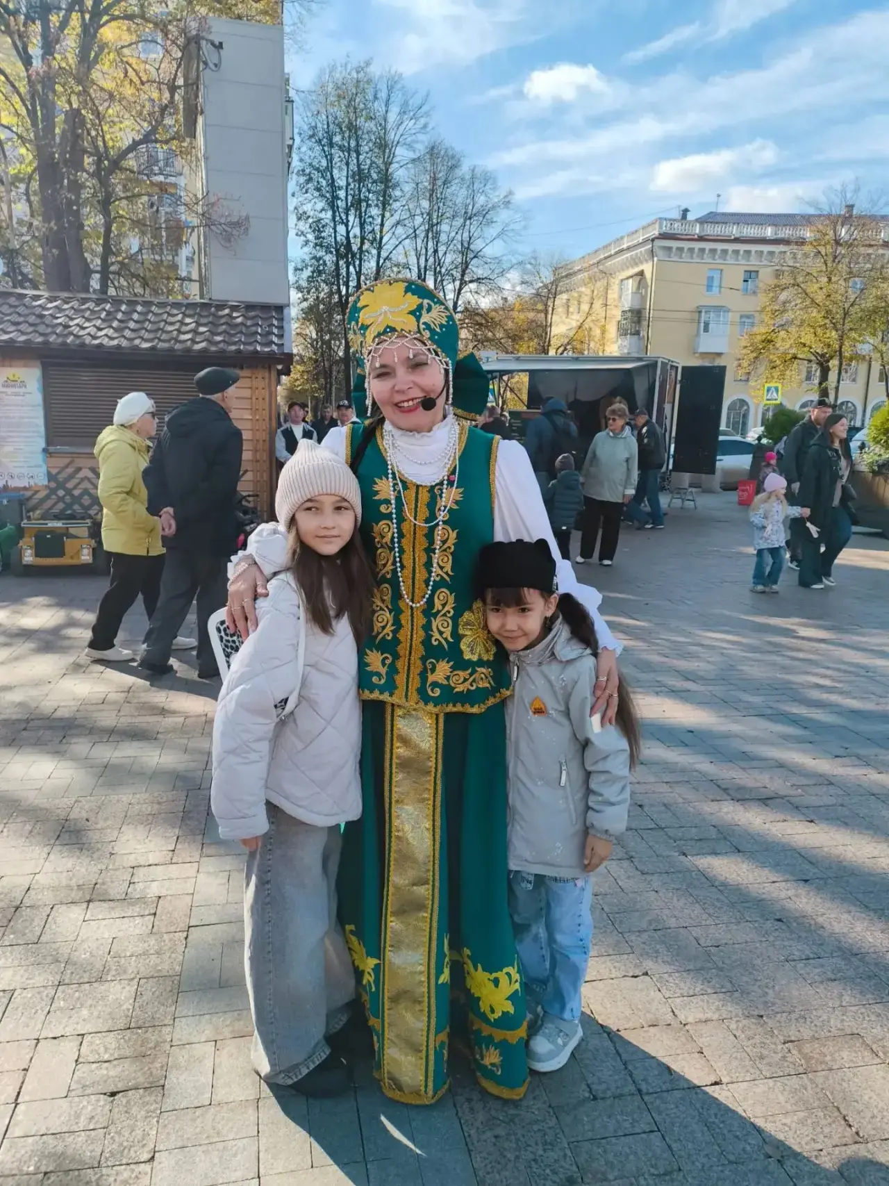 Сегодня наши ученики вместе с родителями посетили праздник «Башкирия - жемчужина России...