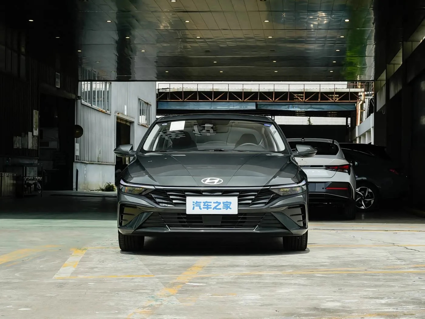 Hyundai Elantra 1.5 CVT LUX Premium Edition 2026