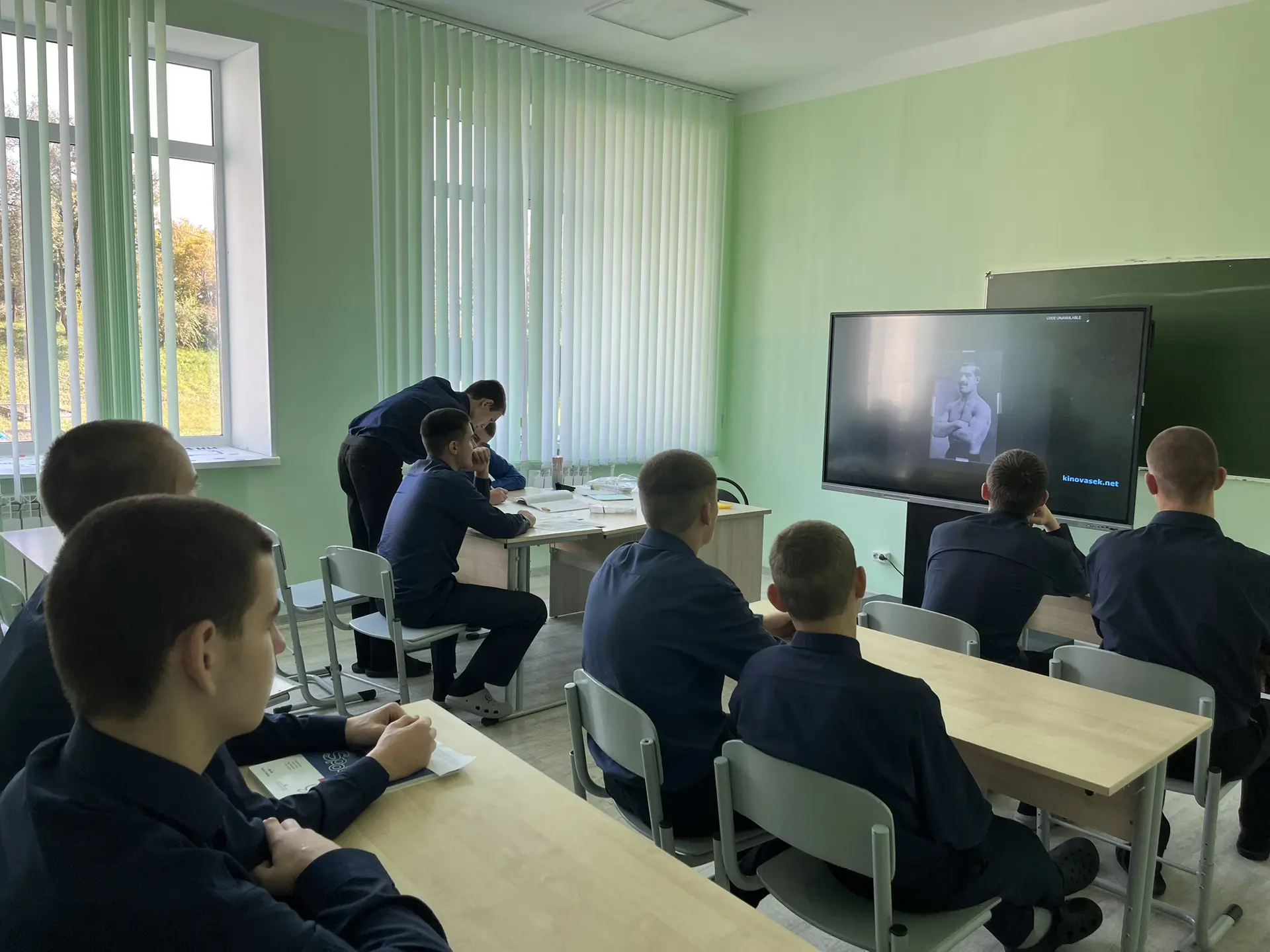 Неделя английского языка завершилась просмотром фильма «Приключения Падингтона» 🧸 с уч...