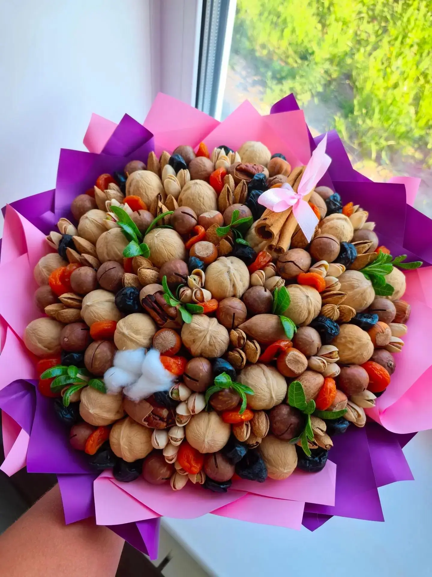 Красиво и вкусно! 🍭 Букеты орехов, фруктов и даже из морепродуктов — от фуд-флориста В...