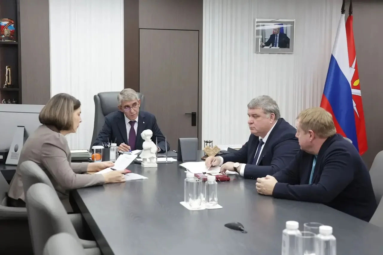 На рабочем совещании обсудили подготовку областного центра к работе в зимних условиях