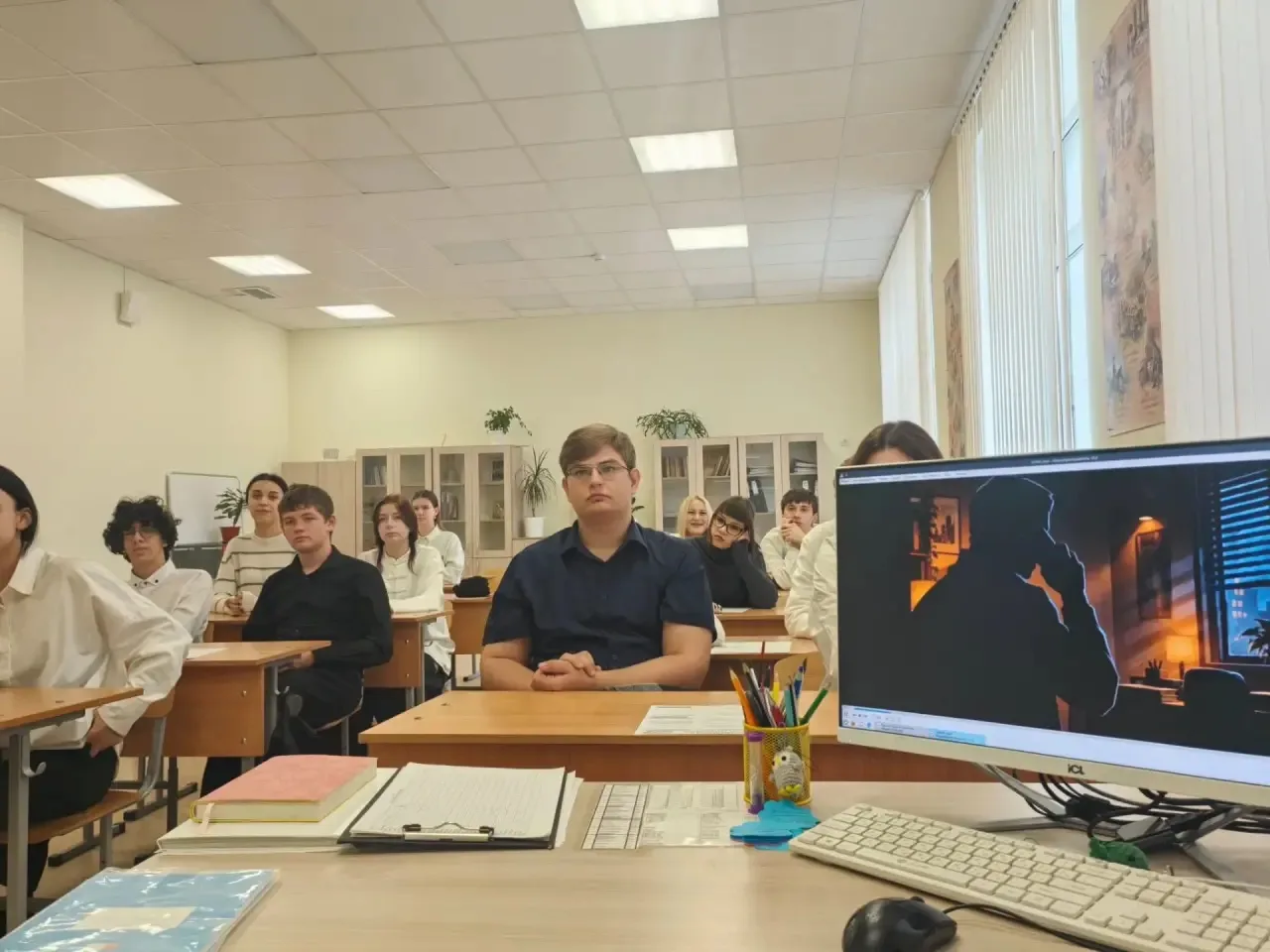 📚 В школе прошло занятие курса «Разговоры о важном» по теме «Безопасность в сети Интер...