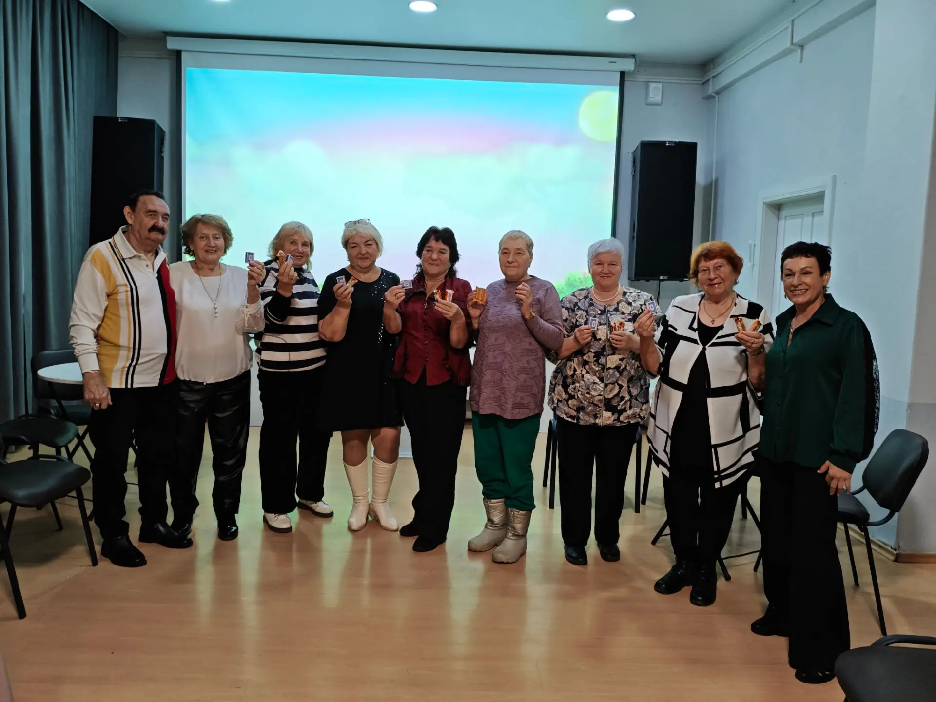 Каждую среду в 11:00 В ДК "Металлург" проводятся мероприятия для людей старшего поколения.