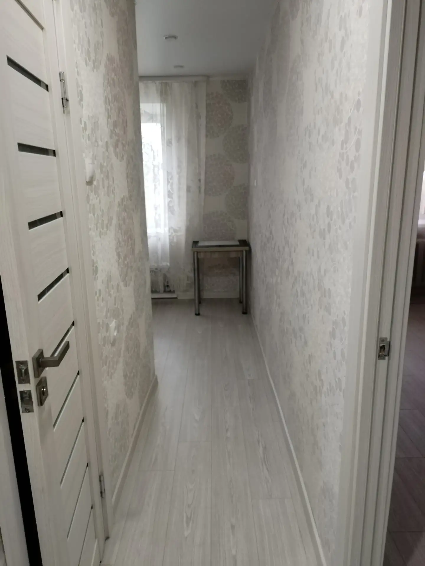 Сдам однокомнатную квартиру, 3 этаж, центр, 15.000+коммуналка. 89504658039