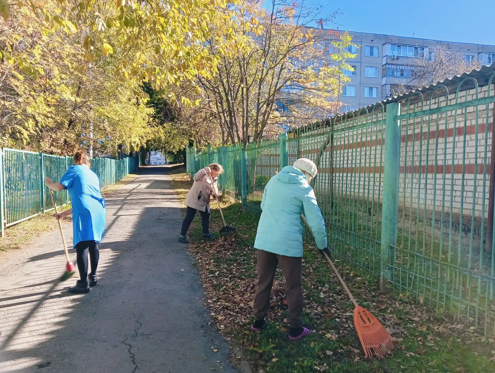 🍂 Сегодня в детском саду №116 города Чебоксары прошел осенний экологический субботник!