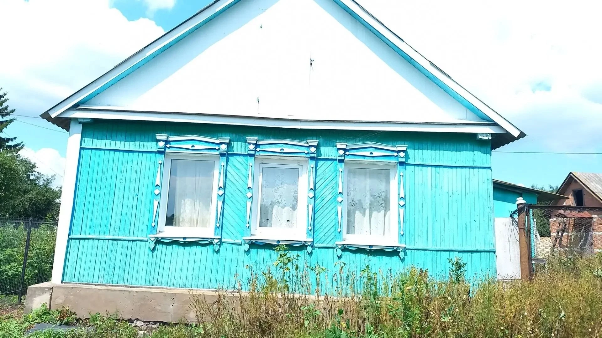 В п.Кировский ул. 8 марта продается дом площадью 42 к. м. На участке 25 соток в экологи...
