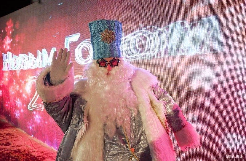 🎅 Под Сургутом строят резной терем Деда Мороза