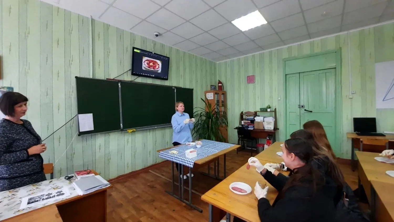 ✅В Фатежский филиал Дмитриевского агротехнологического колледжа на экскурсию пришли уча...