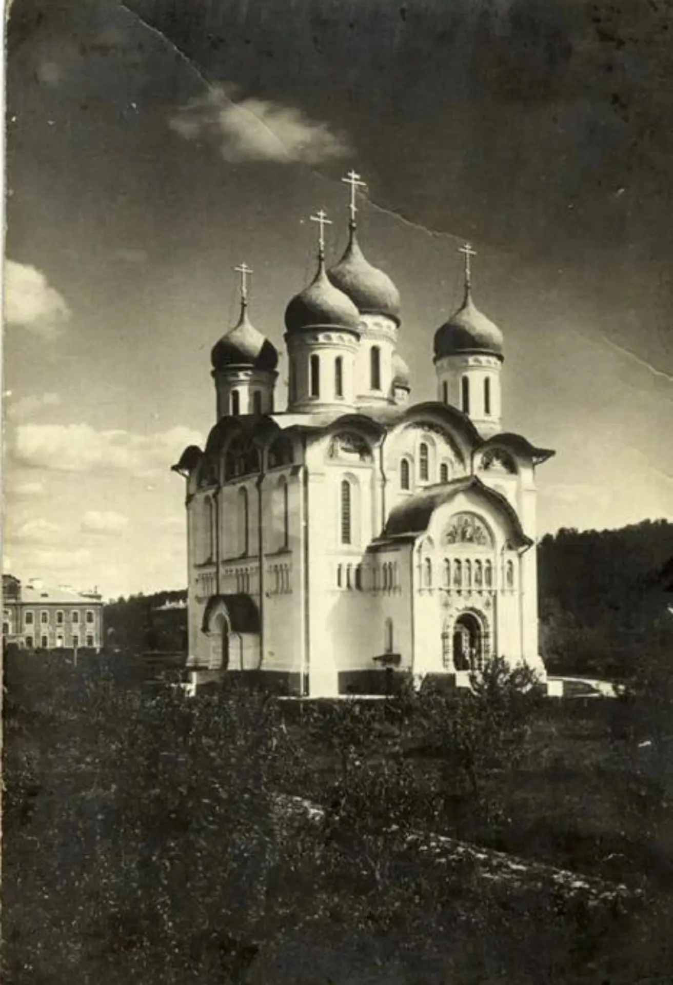 ⛪️ Был заброшен, лишился куполов, но выстоял. История Успенского собора в Добрынихе