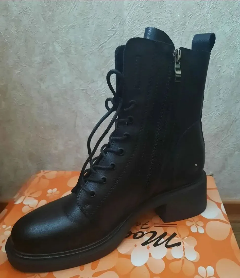 Новые, натуральная кожа, осень,  39р,  за 2.000р продам.