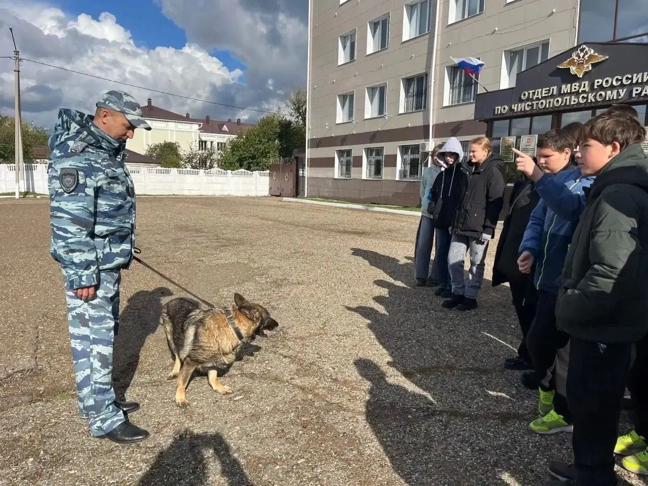 Ученики Лучовской школы побывали в гостях у чистопольских полицейских 👮