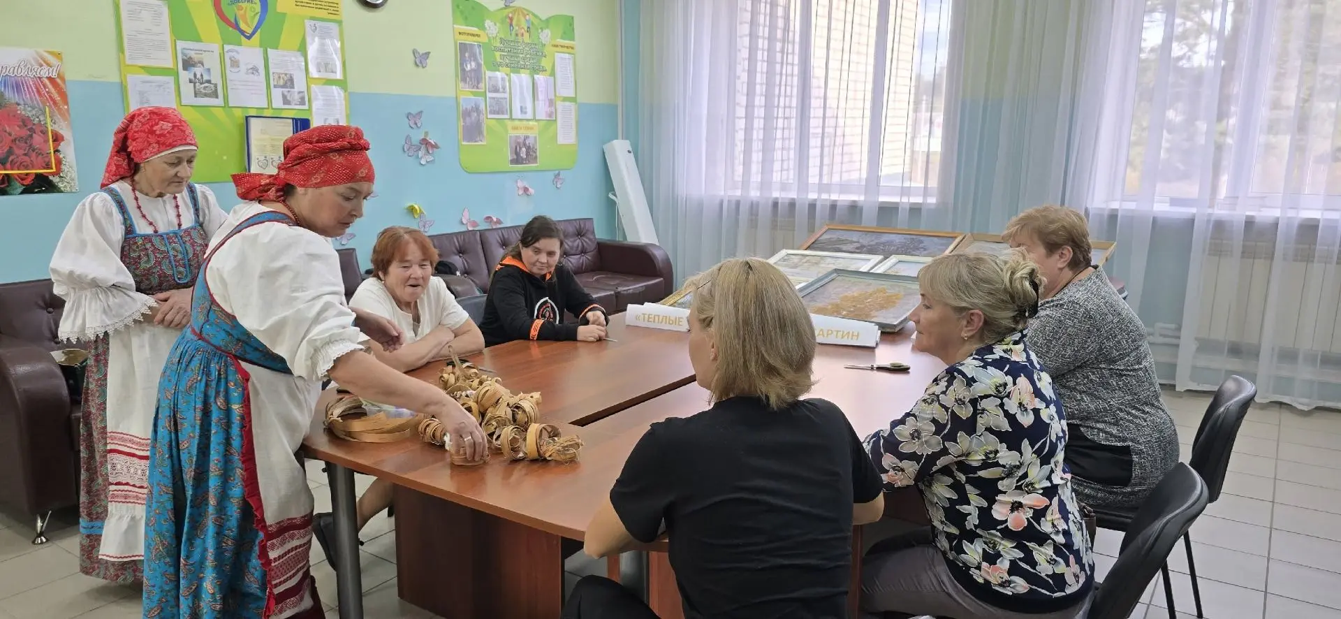 Гостиная "Перезагрузка" собрала сегодня участниц клуба "Семья СВОих" на Международный Д...