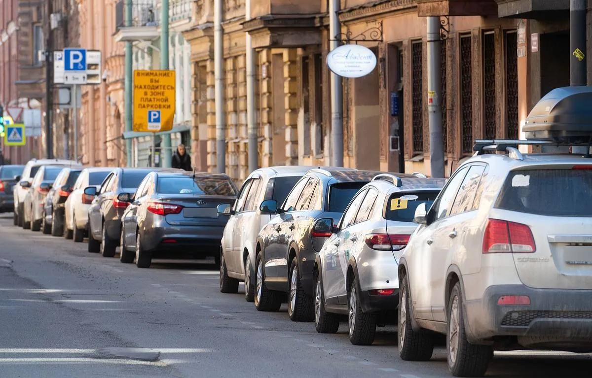 В Петербурге штраф за неоплаченную парковку хотят повысить до 5000 рублей