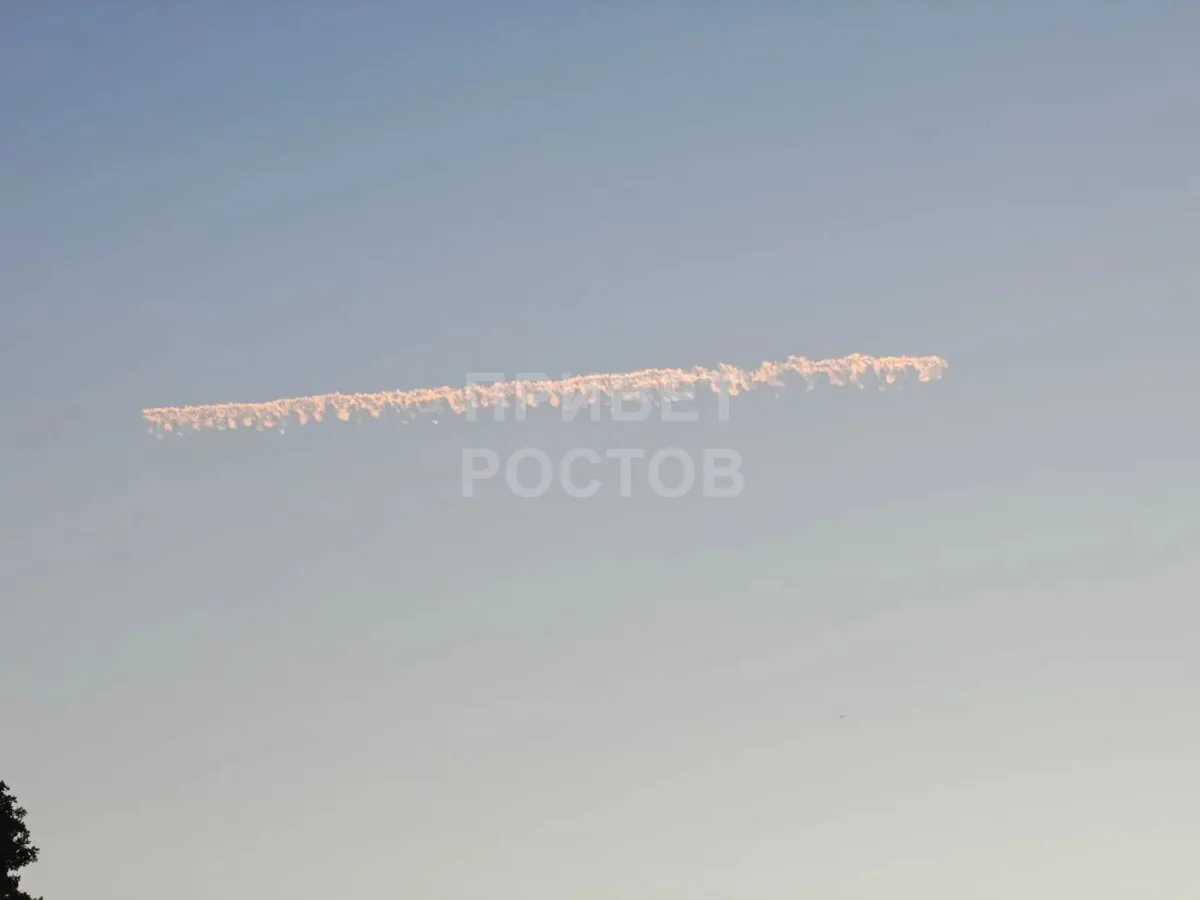 Необычный след в небе заметили ростовчане