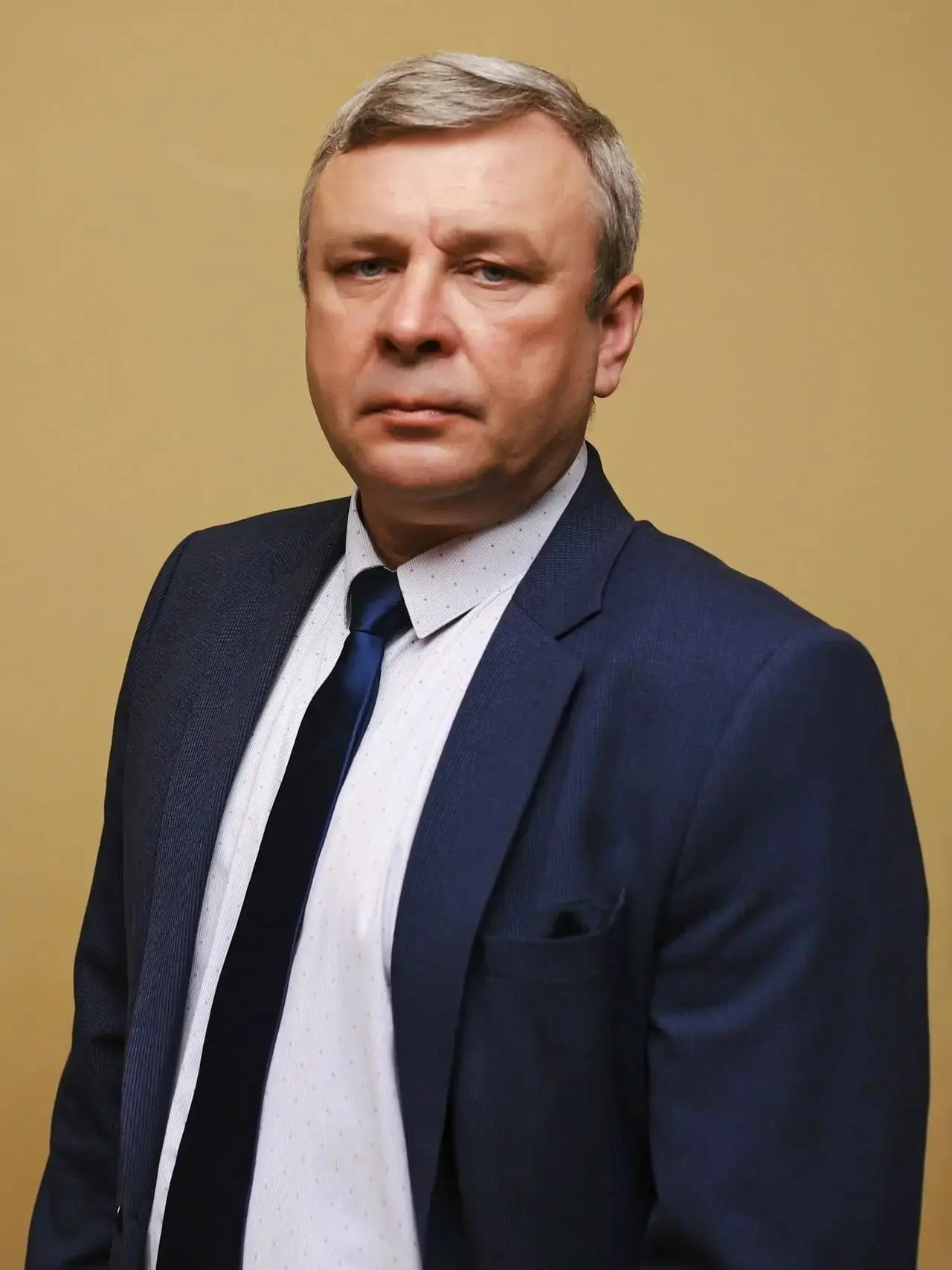 Поздравляем председателя Совета депутатов Верх-Тулинского сельсовета Дмитрия Александро...