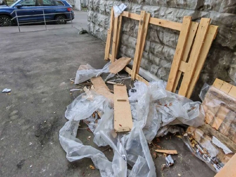 🧹 В Люблино жители жалуются на строительный мусор во дворе