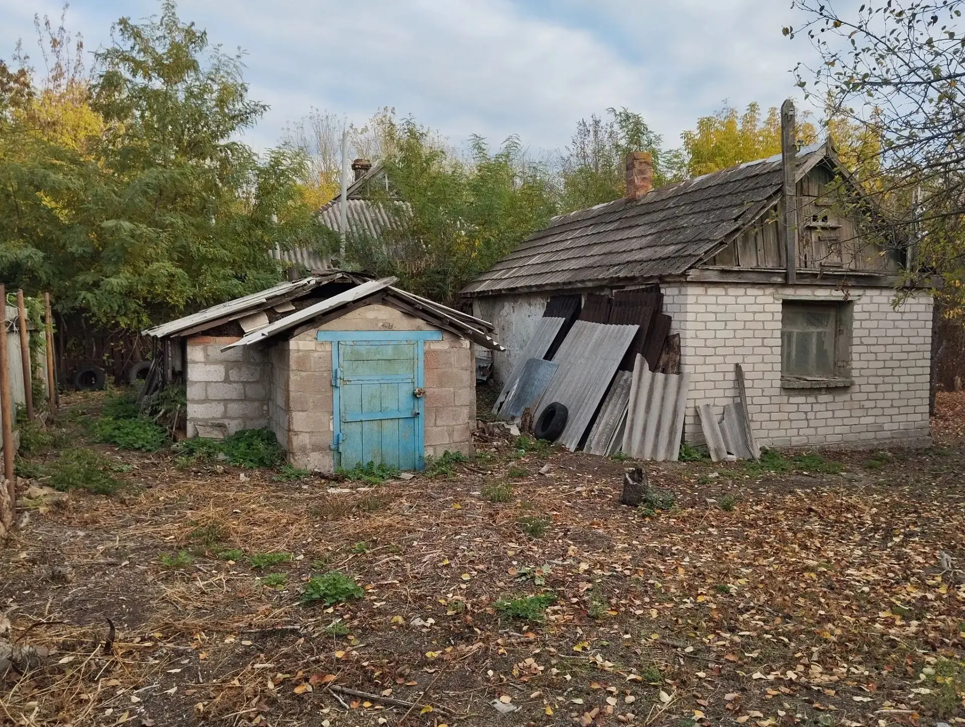 Два флигеля на одном участке в пос.Ольховое, Станично-Луганского района