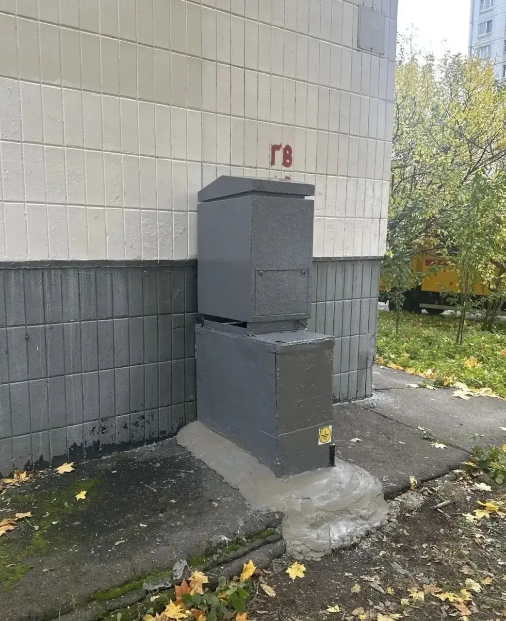Ответственные из ДЖКХ восстановили электрощитки на Городецкой, 8к3. Напомню, что ранее ...