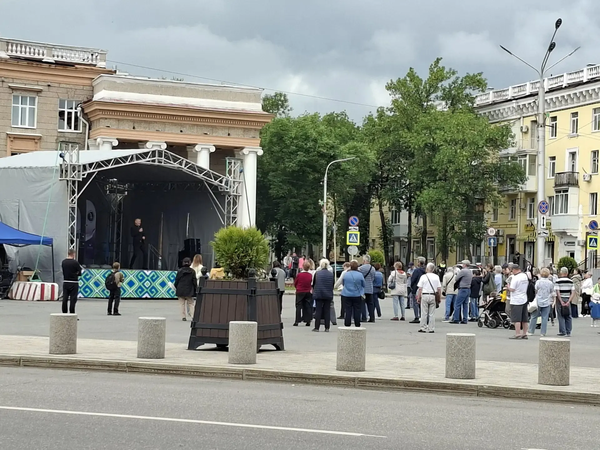 На площади им.С.Орджоникидзе праздник в самом разгаре!🎉