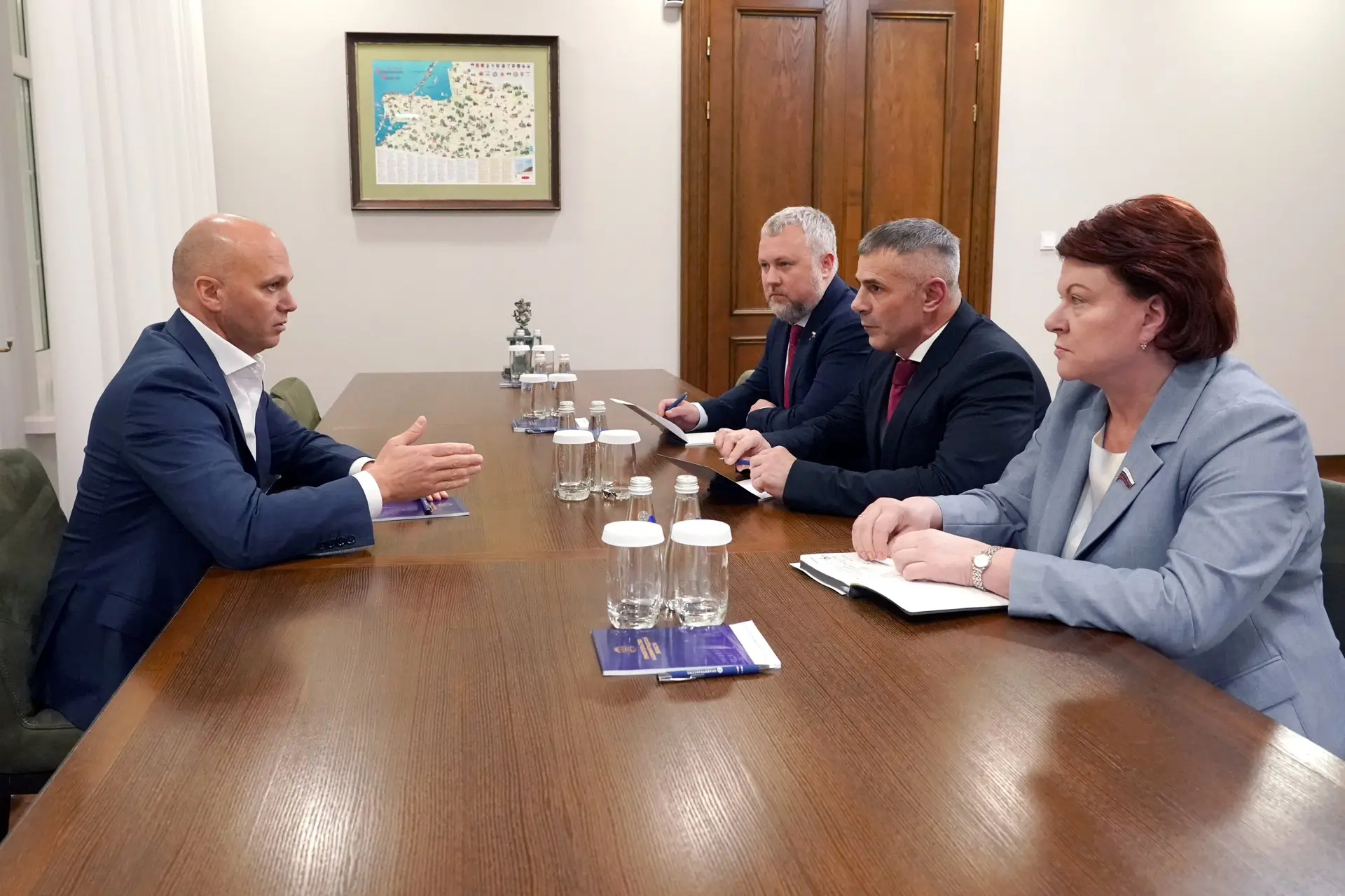 После первой пленарной недели встретился с единоросами-депутатами Госдумы от Калинингра...