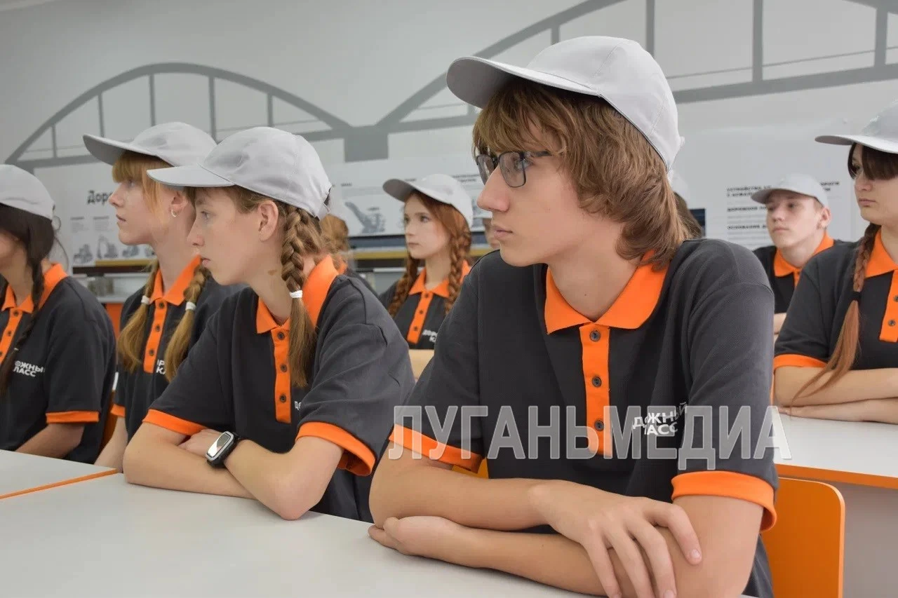 ⚡На базе Алчевского информационно-технологического лицея открылся первый в нашей респуб...