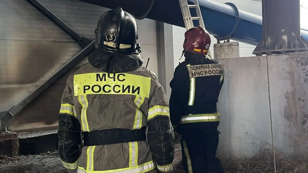 ❗ С огнем у ТРЦ «Кит» справились до приезда пожарных
