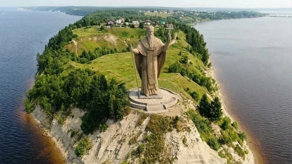 🙏 На мысе Стрелка установят пятиметровый памятник Стефану Великопермскому — первому еп...