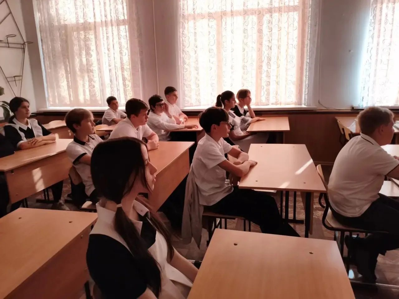 🎬 В рамках «Российской энергетической недели» в 7 «А» классе прошёл коллективный просм...
