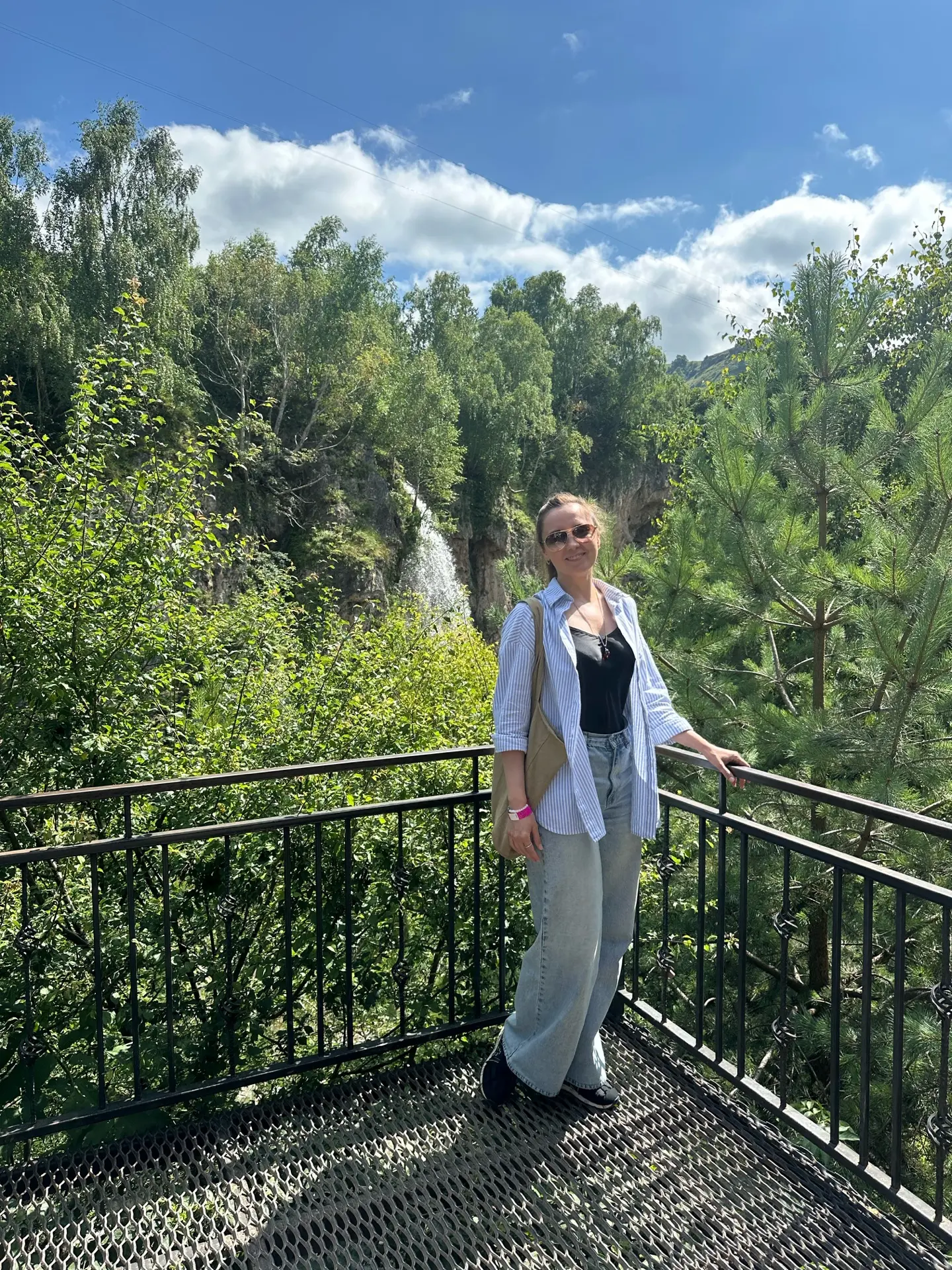 Счастье нельзя купить, можно приехать на Медовые водопады