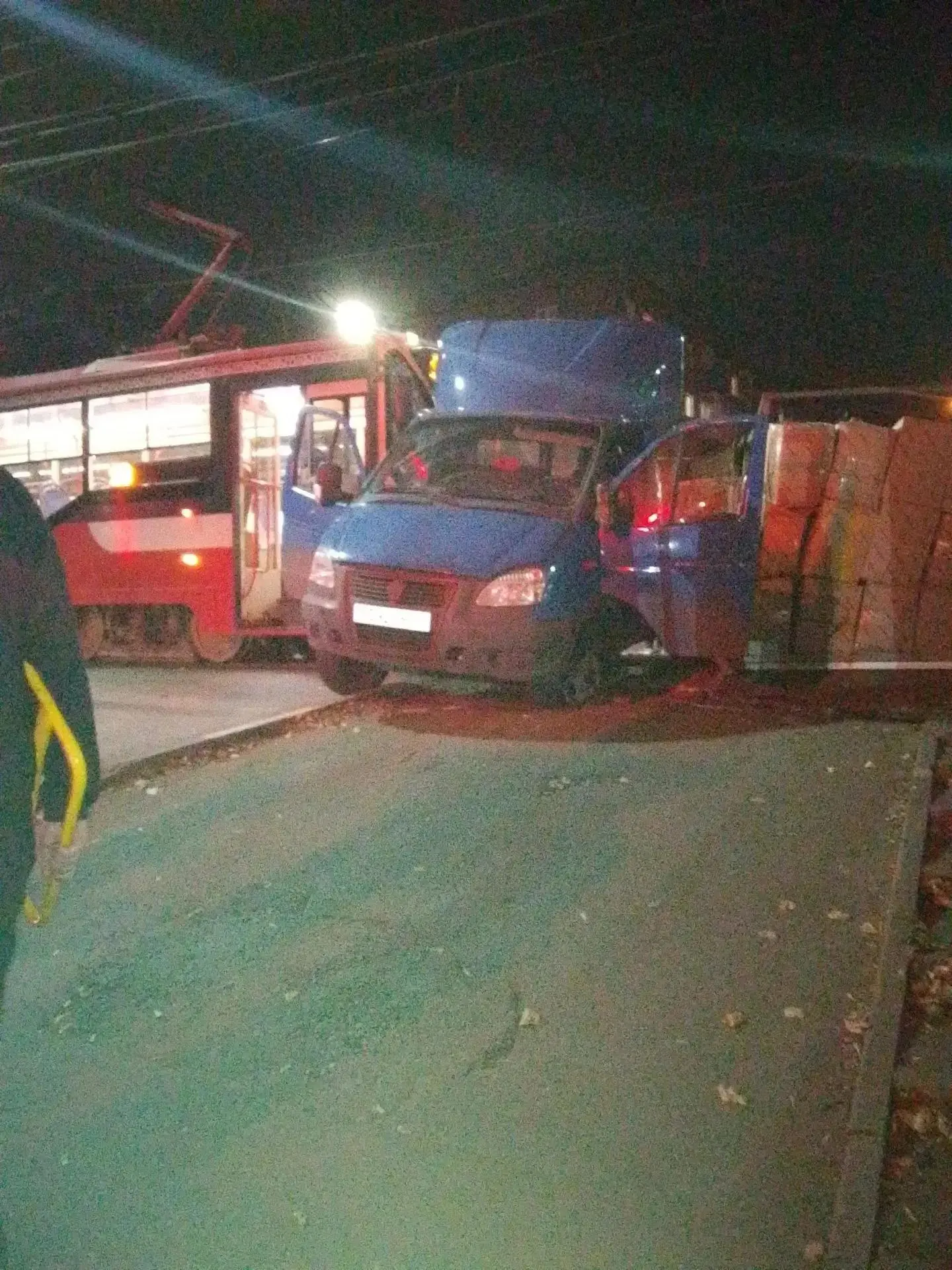 🚋 В Туле трамвай не поделил дорогу с «Газелью»